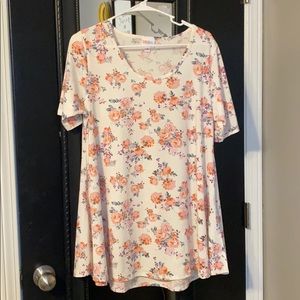 LulaRoe short sleeve shirt